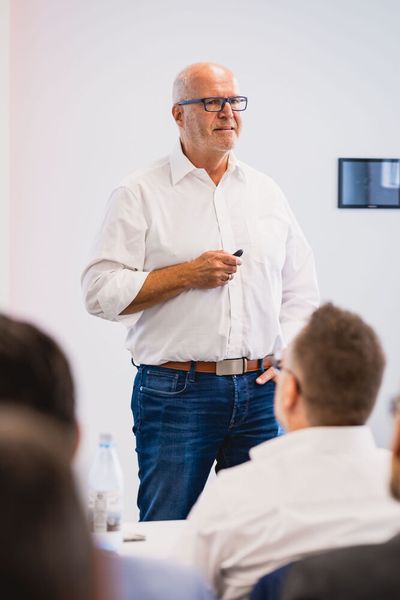 Impressionen vom 24. Würzburger EMS-Tag: Im Mittelpunkt standen aktuelle Branchenthemen, praxisnahe Impulse und insbesondere der persönliche Austausch innerhalb der EMS-Community. (Bild: Stefan Bausewein)