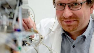 Dirk Tischler war Teil eines internationalen Forschungsteams. (Bild: © RUB, Marquard)