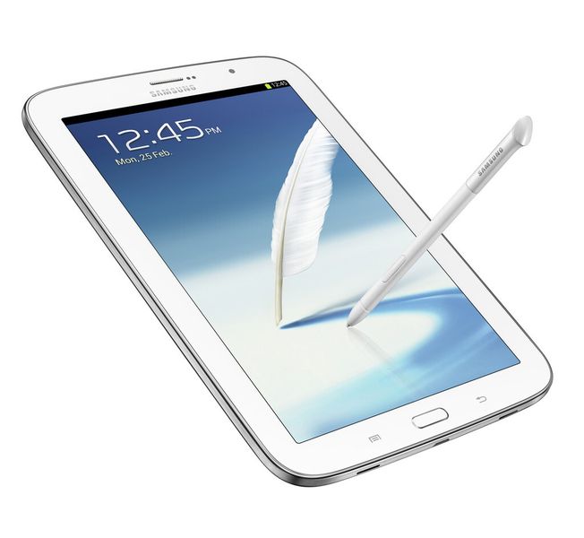 Die Größe ist einfach doch entscheidend, sagt Samsung und schickt mit dem Galaxy Note 8 einen Zwitter aus Tablet und Smartphone ins Rennen. Das für eine Stiftbedienung ausgelegte Gerät konkurriert mit seinem 8-Zoll-Display (1280 x 800 Pixel) einerseits mit Tablets wie dem iPad Mini, soll sich aber andererseits mit einem Gewicht von 338 Gramm gerade noch zum Telefonieren auch ohne Headset eignen. Betrachtet man sich aber Funktionen wie einen speziellen E-Book-Reader-Modus dann wird klar, dass die Stärken des Geräts wohl eher auf der Tablet-Seite zu finden sind. (Samsung)