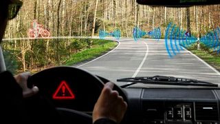 In einem erstem Praxistest konnten Fußgänger oder Radfahrer bereits auf unter einem Meter genau geortet werden. (DLR)