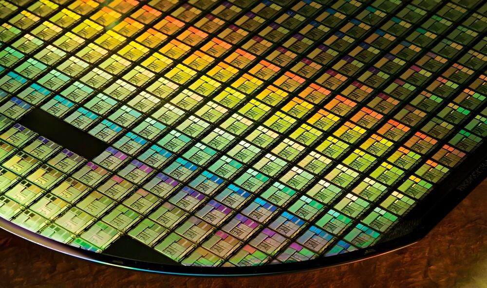 Intel-Aktie steigt: Kooperation mit Musk beim Terafab-Projekt