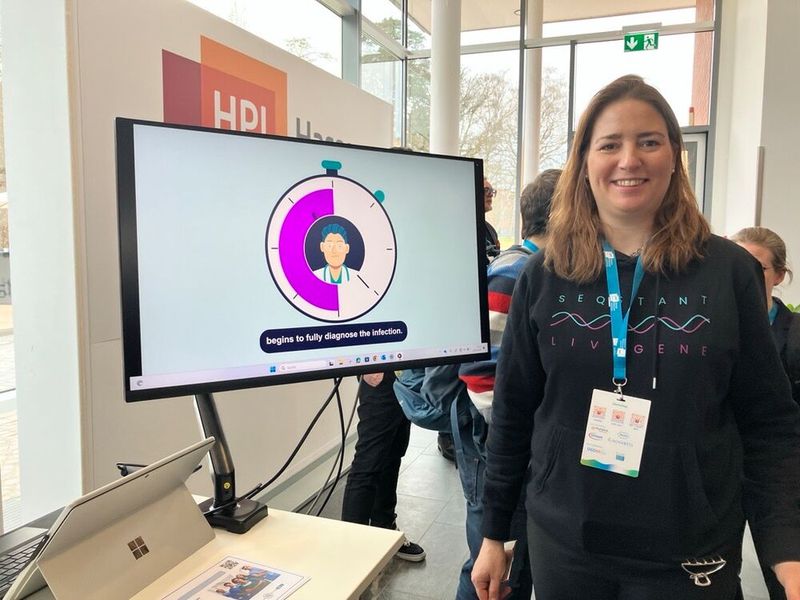 ... stellt Lena Siegmann, Key Account Manager, beispielsweise das Analyseportal Livegene vor, welches eine Echtzeit-Lösung für die metagenomische Diagnostik bietet. (Bild: © Serina Sonsalla)