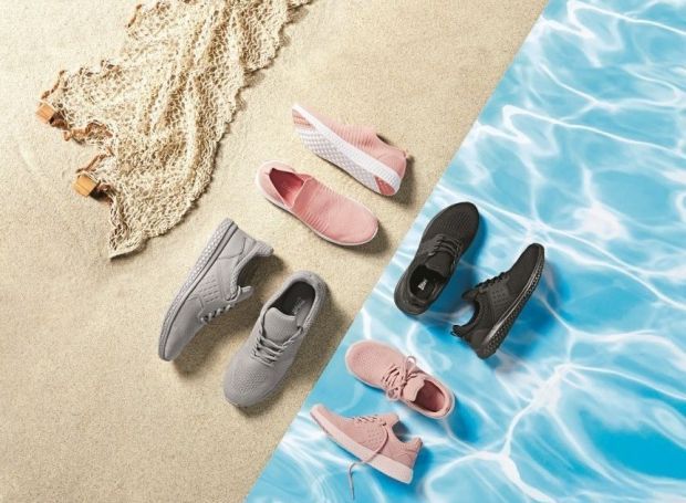 Einen ökologischen Fußabdruck hinterlassen – Lidl nimmt das wörtlich: Im Rahmen der von der Schwarz Gruppe initiierten Plastikstrategie „Reset Plastic“ launcht Lidl Deutschland Schuhe, für deren Obermaterial recycelte PET-Flaschen aus Asien eingesetzt werden. (Bild: Lidl)