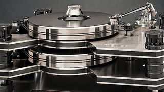 Ein Muss für Musikliebhaber: Der Kronos-Plattenspieler ist dank seiner einzigartigen Bauweise und hochstehender Technik so präzise wie kaum ein anderer Player. (Bild: Kronos)