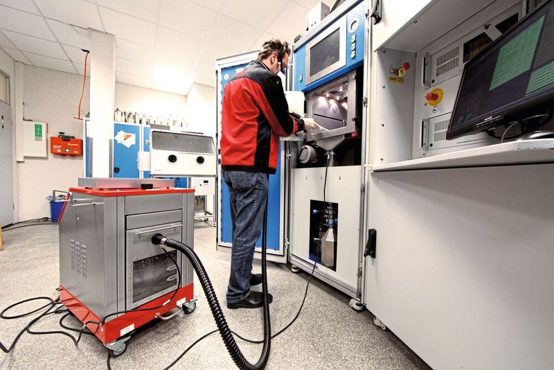 Insbesondere , wenn es sich um reaktive Leichtmetallpulver handelt, kommen Nassabscheider zum Einsatz. (Bild: Ruwac Industriesauger)