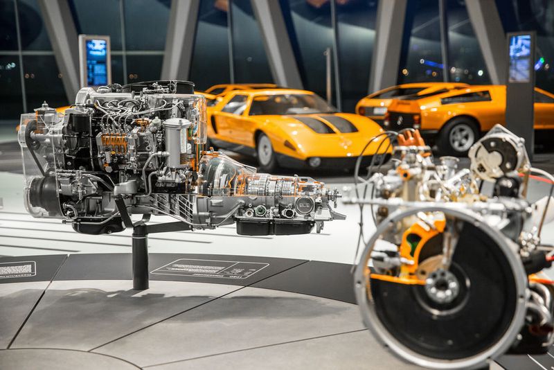 Das Mercedes-Benz-Museum bietet einen Überblick über die Automobilgeschichte von den Anfängen bis heute. (Daimler)