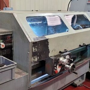 Zu den zu versteigernden CNC-Drehmaschinen kommt noch diese XYZ 410 hinzu.(Bild:  Surplex)