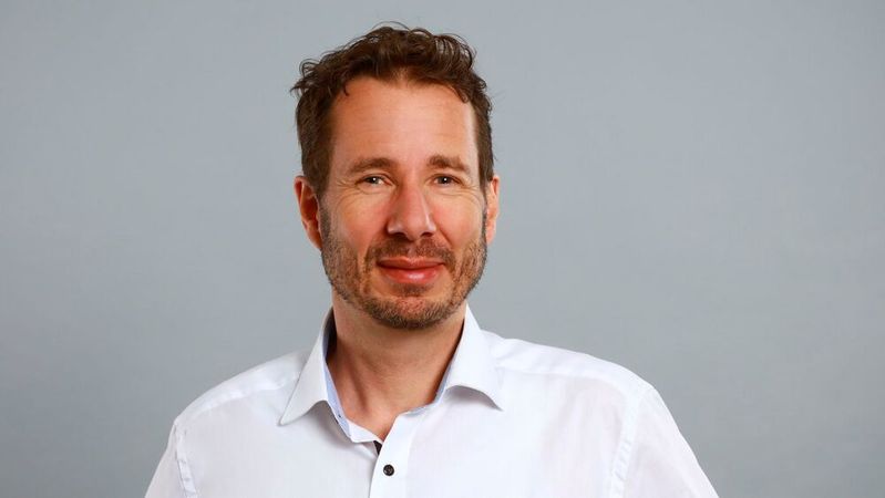 Die europäische Datenpolitik befinde sich im Wandel, so Martin Hacker, Regional Vice President Public Sector bei Elastic. Kurzfristig sei mit spürbaren Erleichterungen jedoch nicht zu rechnen.(Bild:  Elastic)