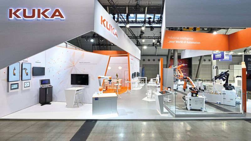 Kuka präsentiert mit einer neuen Generation an Robotern und Steuerungen auf der AMB in Stuttgart innovative Automatisierungslösungen für die Metallbearbeitung. (Bild: Kuka)