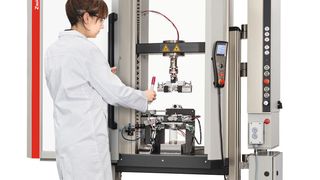 Das Prüfsystem kann bis zu zehn verschiedene Prüfungen an unterschiedlichen Autoinjektoren durchführen. (Zwick)