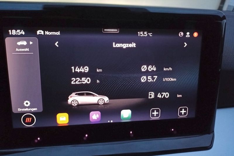 Seat gibt den Verbrauch mit 4,8 Liter pro 100 Kilometer an. Der Bordcomputer zeigte uns den meist üblichen einen Liter mehr an. (Bild: Sven Prawitz)