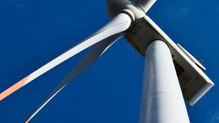 Colocation in einer Windanlage: Eine hochverdichtete Datenhochburg spart Strom und Platz. (Bild: Chris Barbalis)