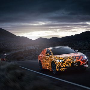 VW schickt in der zweiten Hälfte 2023 den ID.7 ins Rennen. (Bild:  Volkswagen AG)