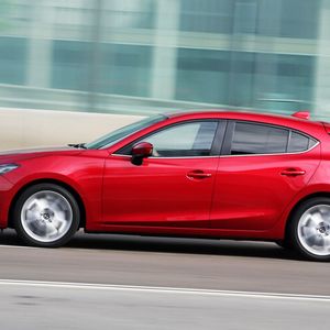 Der neue Mazda 3 ist um 70 Kilo leichter als das gleich lange Vorgängermodell.