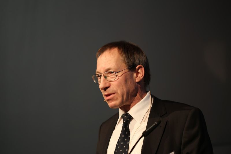 Prof. Dr.-Ing. Konrad Wegener von der ETH Zürich verstand es einen Überblick über die Forschungstrends in der Fertigungstechnik zu geben. (Bild: Matthias Böhm)