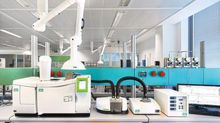 Abb.1: Der Clarus 590 GC mit Turbomatrix Headspace- und Thermodesorber ist nur einer von vielen Gaschromatographen auf dem Markt. (Bild: Perkin Elmer)