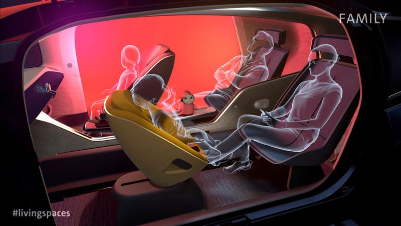 Der Einstieg erfolgt über Flügeltüren. (Bild: VW)