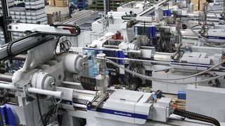 Vor dem Thema Industrie 4.0 und der damit einhergehenden Digitalisierung können sich auch Mittelständler nicht mehr verstecken, mahnen Experten. Das betrifft auch die Protagonisten aus der Kunststoffverarbeitung. Wie man sich dem Thema richtig widmet, zeigen Beispiele und Tipps aus der Praxis in diesem Beitrag. (Wittmann Battenfeld)