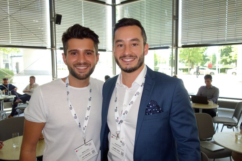Fesche Jungs auf der Messe (l.) Birkan Yazici, Tech Data, und Dominik Heil, Samsung. (Bild: IT-BUSINESS)