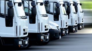 Wer beruflich mit Kälteanlagen für Nutzfahrzeuge zu tun, der sollte sich hier zwingend über Neuerungen informieren – diese betreffen Bereiche von der Schulung bis zur Dichtheitskontrolle. (© LVDESIGN - stock.adobe.com)