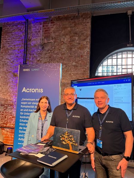 Acronis ist bereit für einen spannenden Tag: (v. l.) Sabine Schulz, Giovanni Bruno und Sergey Pankin-Schott (Bild: Vogel IT-Medien GmbH)