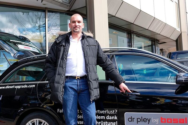 Martin Pley: „Wir haben alle Unterlagen beim KBA eingereicht und erwarten bis Ende März die Genehmigung.“ (»kfz-betrieb«/Jan Rosenow)