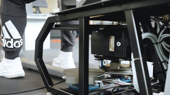 Die kompakten Antriebseinheiten lassen sich ideal in den begrenzten Bauraum der Geräte integrieren.(Bild:  Stöber Antriebstechnik)