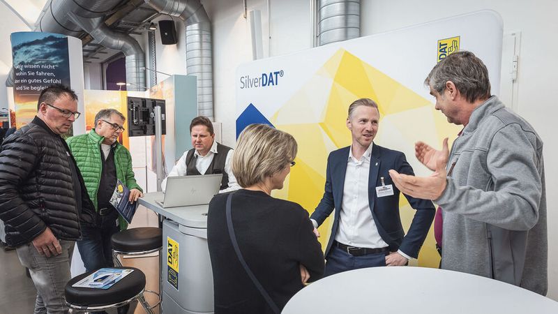 Wer kennt sie nicht, die DAT bzw. SilverDAT3? Auch das bekannte Schadenskalkulationsprogramm gibt es seit diesem Jahr nicht mehr als DVD, sondern ausschließlich webbasiert. (Bild: Stefan Bausewein)