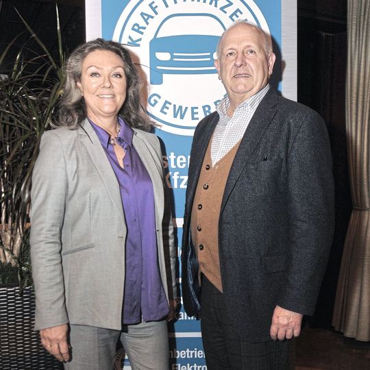 Verbreiten Zuversicht: Birgit Leicht (Obermeisterin der Kfz-Innung Bruchsal) und Joachim Wohlfeil (Präsident der HWK Karlsruhe).(Bild:  Zietz/»kfz-betrieb«)