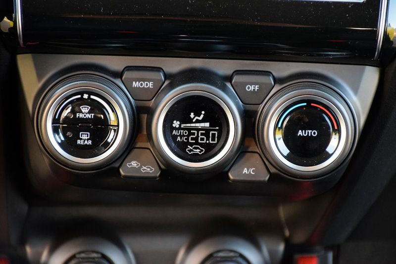 Drehsteller, Drücktasten, ein Minidisplay in quasi Kniehöhe – das geht besser! (Holz / »kfz-betrieb«)