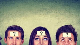 Das Bewerbungsgespräch ist dazu da, eventuelle Fragezeichen zu einzelnen Antworten oder zu Stationen im Lebenslauf offen zu klären und möglichst viel über die Beweggründe und die Motivation der Kandidaten herauszufinden. (©pathdoc - stock.adobe.com)