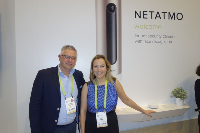 Markus Schmidt und Truus Hoeve, NETATMO, stehen für Fragen jederzeit bereit. (Bild: IT-BUSINESS)