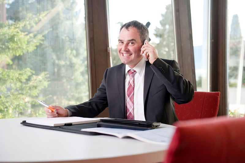 Die Häwa GmbH, Hersteller von Schrank- und Gehäusesystemen, z.B. arbeitet derzeit an einer EN DIN 50001 Zulassung für ein systematisches Energiemanagement. „Wir betrachten die Energieeffizienz unserer Gehäuse- und Schaltschranklösungen gesamtheitlich. Daher wird unsere Fertigung für eine bestmögliche Energieeffizienz optimiert. Zudem achten wir besonders auf energie- und wassersparende, emissions- und abfallarme sowie ressourchenschonende und effiziente Techniken im gesamten Unternehmen“, sagt Stefan Kaufer, stellvertretender Verkaufsleiter Süd bei Häwa. (Bild: Häwa)