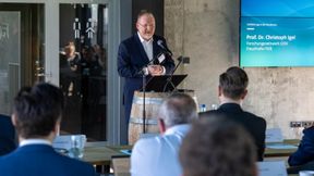 As part of a ceremonial conference on “whole-of-government defence and resilience”, Fraunhofer FKIE provided its first insights into research and innovation topics at its new institute site in Leipzig. Prof. Dr Christoph Igel, Deputy Director of Fraunhofer FKIE and network spokesperson for the Saxon research network “Innovation in Integrated Security and Sustainability” (I2SN), opened the conference. (Source: Fraunhofer FKIE/Jörg Riethausen)