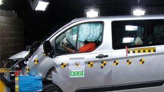 Der Ford Transit Custom im Euro-NCAP-Crashtest. (Foto: Euro NCAP)