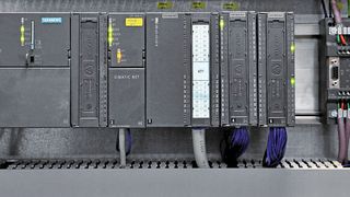 Bild 3: Die Simatic T-CPU dient zur flexiblen Koordination aller Abläufe. (Bild: Siemens)