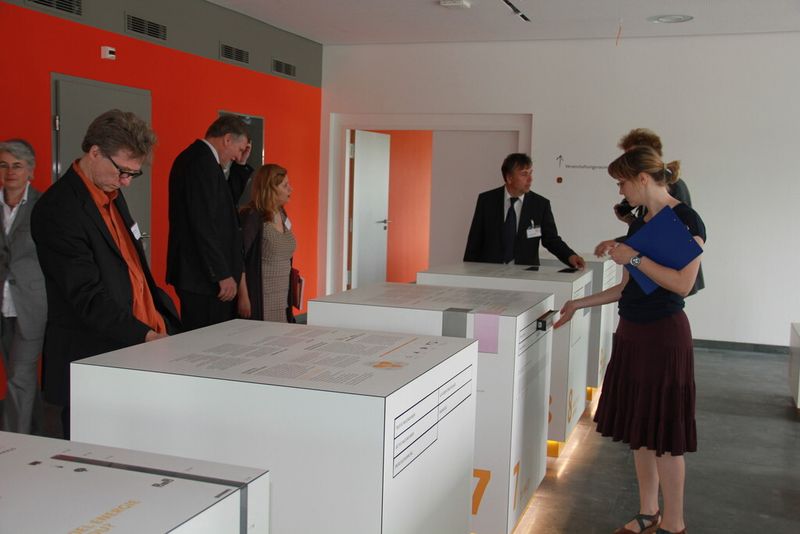 Eine öffentliche Ausstellung im Energy Efficiency Center soll Besucher über das Gebäude und die Möglichkeiten der Gebäude-Energieeffizienz aufklären. (Bild: Itasse)
