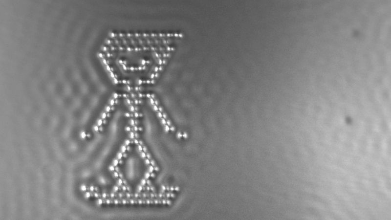 Einzelbildaufnahme der IBM-Forscher mit manipulierten einzelnen Atomen ( IBM research)