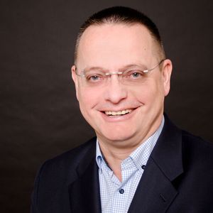 Experte Bert Grammel erklärt, wie sich Gebrauchtwagenprozesse mit KI effizienter gestalten lassen. (Bild:  Your Automotive Expert)