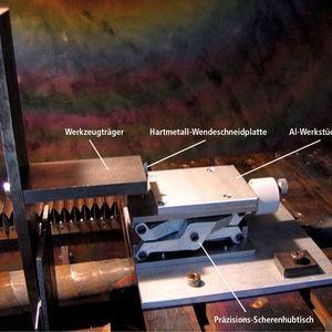 Bild 1: Versuchsaufbau in der Elektronenstrahlanlage. 
