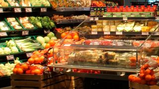 Der deutsche Einzelhandel erholt sich, wie das Münchener Ifo-Institut analysiert hat. Das bestätigt auch das Statistische Bundesamt. Vor allem im Lebensmittelsektor steigt der Umsatz. Hier mehr Details zur Branche ... (Bild: G. Nuss)