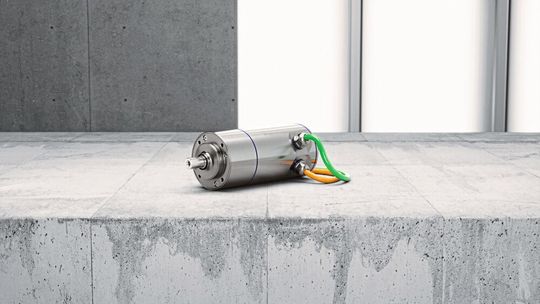 Ohne Ecken und Kanten: Die Edelstahl-Servomotoren sind langlebig, korrosionsbeständig und leicht zu reinigen. (Bild:  SEW)