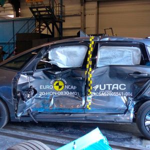 Deshalb erreichte der hybride Kleinwagen die Höchstwertung von fünf Sternen im aktuellen Euro NCAP-Crashtest.(Bild:  Euro NCAP)