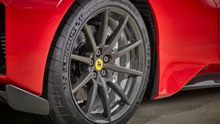 Henkel will gemeinsam mit Carbon Revolution die Entwicklung einteiliger Carbonfaserfelgen vorantreiben.  (Carbon Revolution)