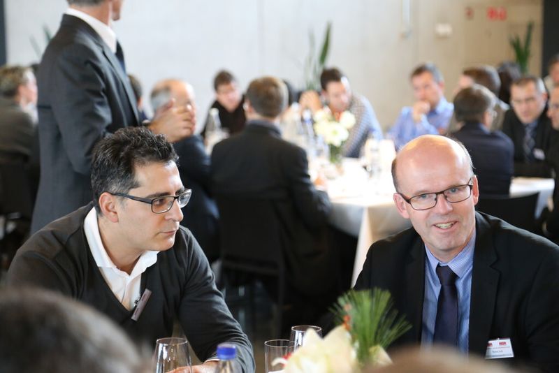 Gute Gespräche während eines feinen Essens gehörten ebenfalls zum SMM Kongress. (Bild: Matthias Böhm)