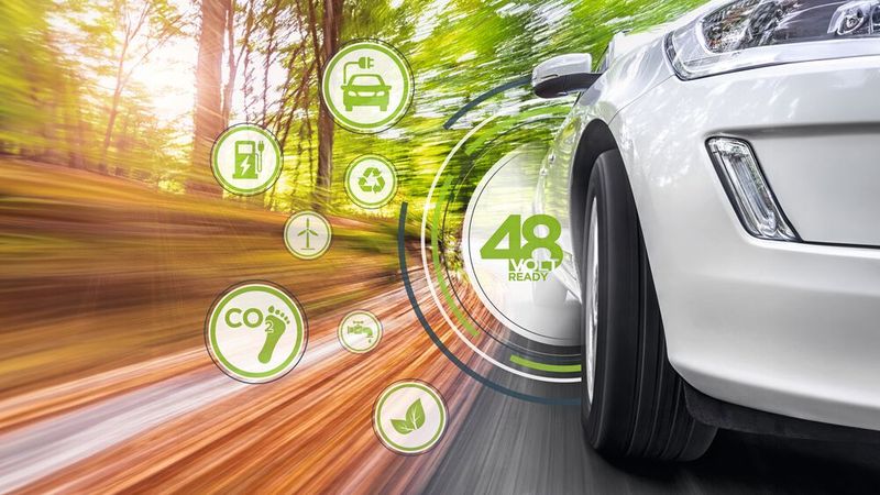 Mit Steckverbindern für 48-Volt-Bordnetzsysteme trägt TE Connectivity zu Nachhaltigkeitszielen in der Automobilbranche bei.(Bild:  TE Connectivity)