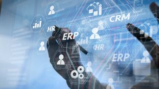 investor-analyzing-stock-market-report-and-financial-dashboard-with-business-intelligence-bi-with-key-performance-indicators-kpibusinessman-hand-working-stockpack-adobe-stock-scaled (Quelle: everythingpossible-Adobe Stock)