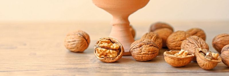 Walnüsse erhalten ihren charakteristischen Duft aus der Kombination von zwei markanten Aromastoffen (Symbolbild). Walnüsse erhalten ihren charakteristischen Duft aus der Kombination von zwei markanten Aromastoffen (Symbolbild).