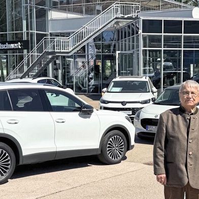 Klaus Dieter Breitschwert (l.) freut sich auf die gemeinsame Arbeit mit Oliver Herbst. (Bild: Autohaus Breitschwert)
