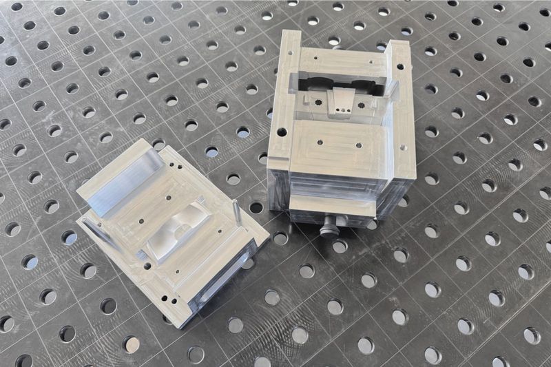 Unternehmen, die ihre Prototypenphase konsequent nutzen, verkürzen ihre Entwicklungszyklen, validieren Bauteile bereits vor dem Werkzeugbau, reduzieren Kosten in der Serienanlaufphase und treffen fundierte technische Entscheidungen auf Basis belastbarer Daten.  (Bild: Gördes Modell- und Formenbau)